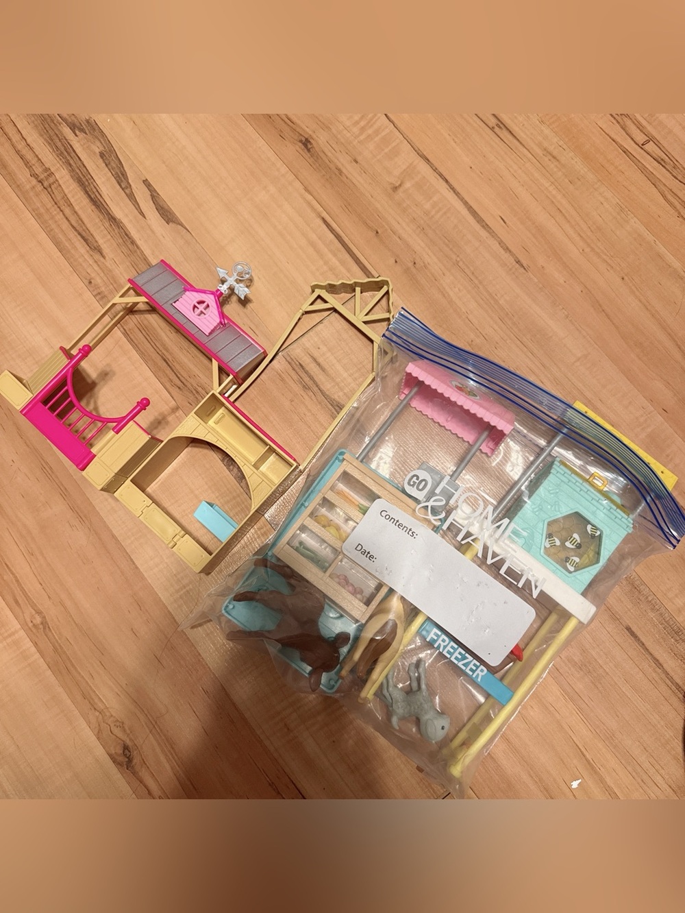 Barbie Farm Vet And Barbie Bee Keeper Set
